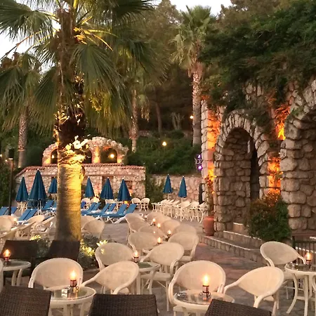 Semesteranläggning (resort) Montana Pine 4*