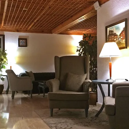 Montana Pine - 4*