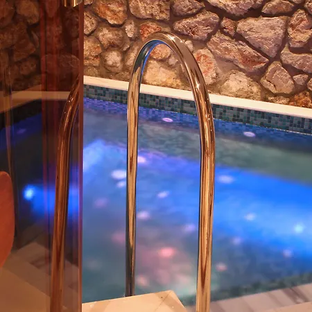 Montana Pine 4* أولدينيس