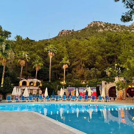 Semesteranläggning (resort) Montana Pine Öludeniz